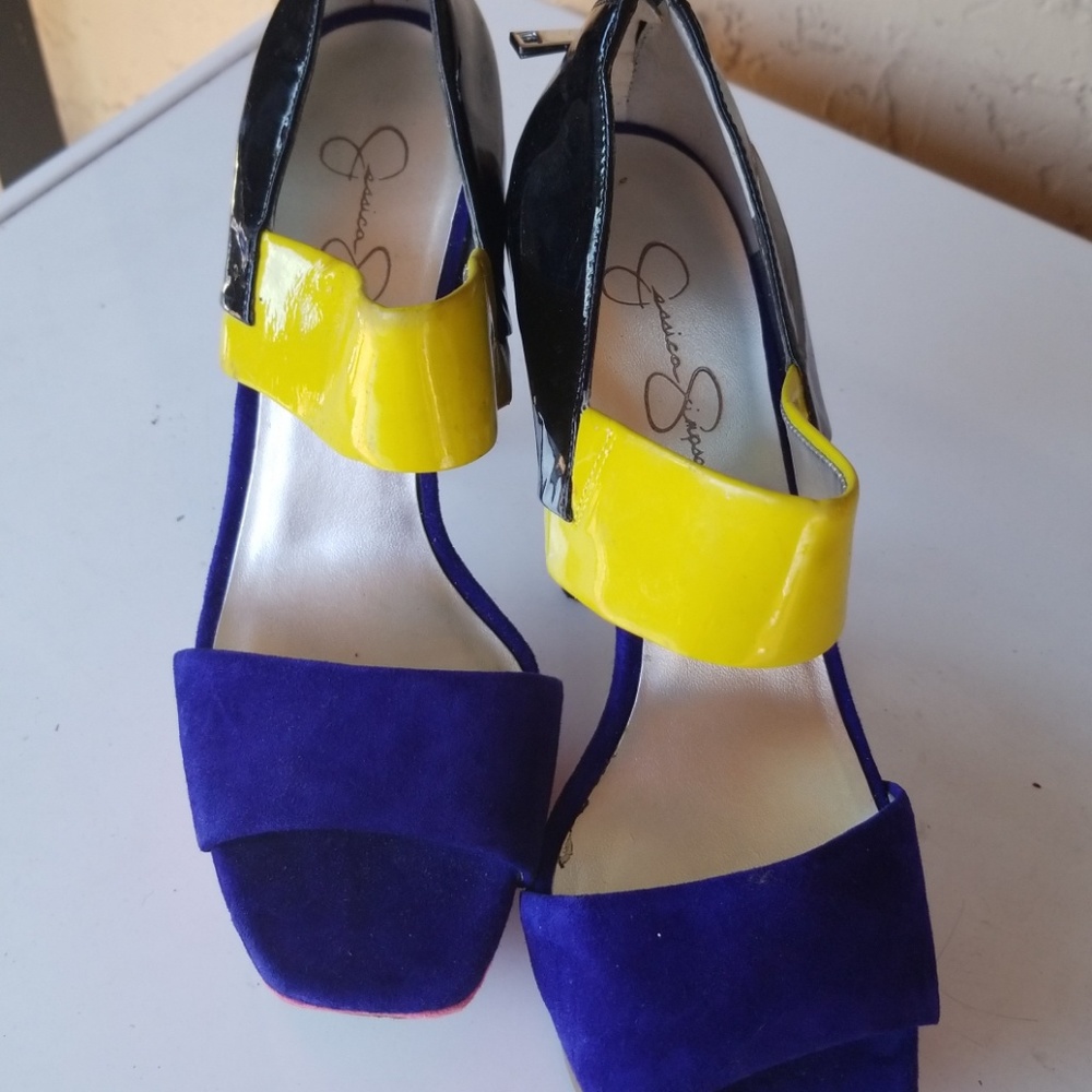 Heels - Picture 3 of 4